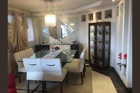 Apartamento à venda com 215m², 4 quartos e 4 vagas