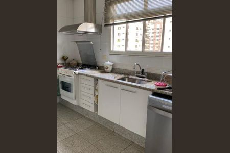 Apartamento à venda com 215m², 4 quartos e 4 vagas