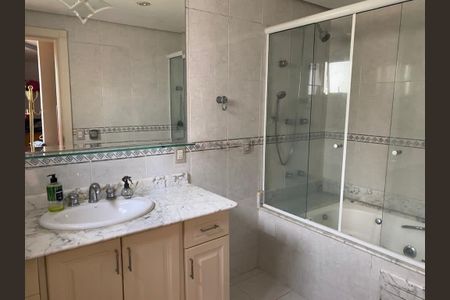 Apartamento à venda com 215m², 4 quartos e 4 vagas