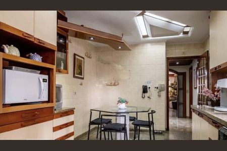 Apartamento à venda com 185m², 4 quartos e 3 vagas