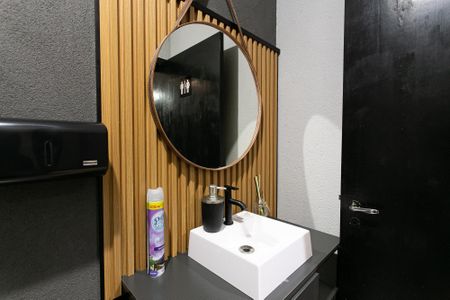 Casa à venda com 338m², 3 quartos e 8 vagasLavabo do Espaço Gourmet