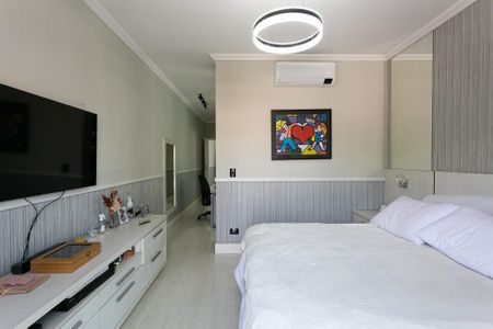 Casa à venda com 338m², 3 quartos e 8 vagasSuíte