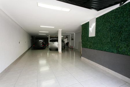 Casa à venda com 338m², 3 quartos e 8 vagasGaragem