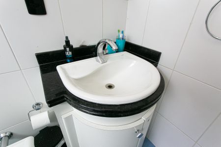 Casa à venda com 338m², 3 quartos e 8 vagasBanheiro Social