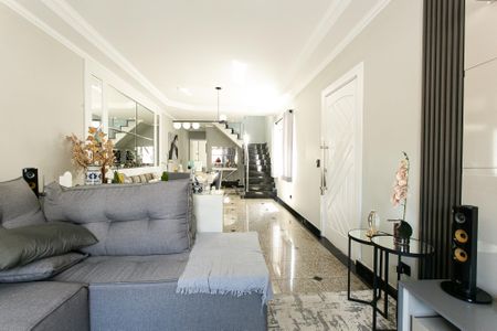 Casa à venda com 338m², 3 quartos e 8 vagasSala