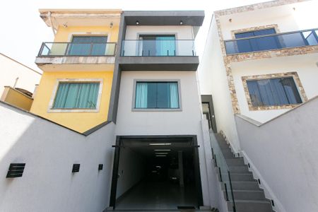 Casa à venda com 338m², 3 quartos e 8 vagasFachada