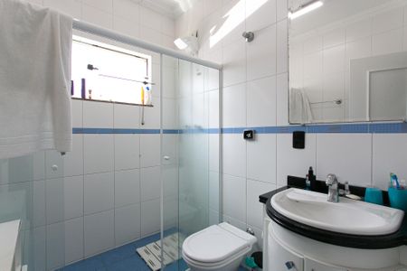 Casa à venda com 338m², 3 quartos e 8 vagasBanheiro Social