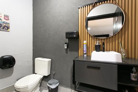 Casa à venda com 338m², 3 quartos e 8 vagasLavabo do Espaço Gourmet