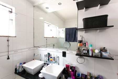 Casa à venda com 338m², 3 quartos e 8 vagasBanheiro da Suíte