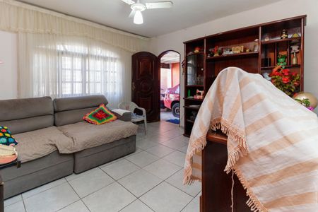 Casa à venda com 200m², 6 quartos e 5 vagasSala
