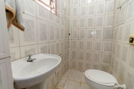 Casa à venda com 200m², 6 quartos e 5 vagasBanheiro de serviço