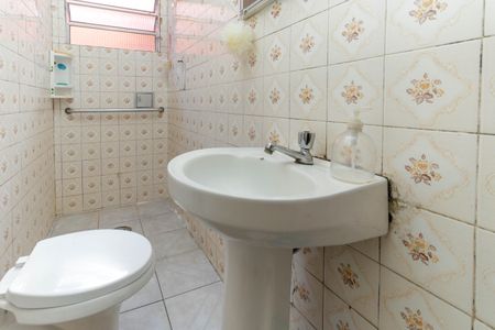 Casa à venda com 200m², 6 quartos e 5 vagasBanheiro