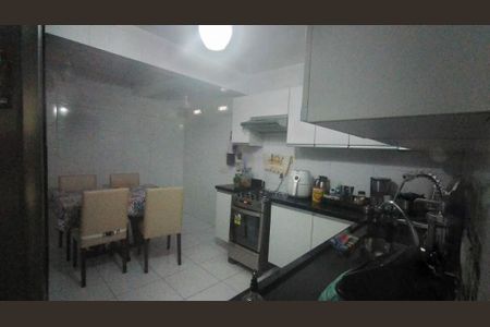 Casa à venda com 210m², 3 quartos e 1 vaga