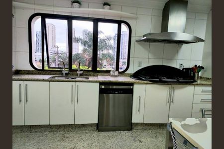 Apartamento à venda com 240m², 4 quartos e 3 vagas