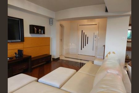 Apartamento à venda com 240m², 4 quartos e 3 vagas