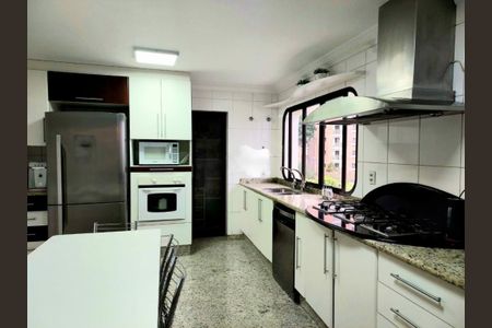 Apartamento à venda com 240m², 4 quartos e 3 vagas