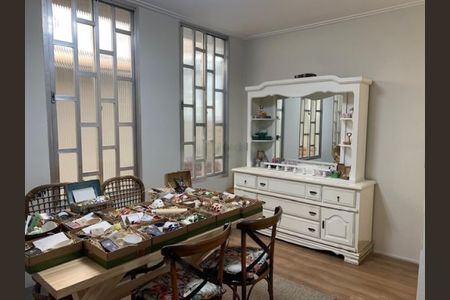 Casa à venda com 310m², 5 quartos e 2 vagas