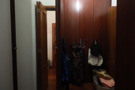 Casa à venda com 283m², 4 quartos e 2 vagasCloset Suíte 3