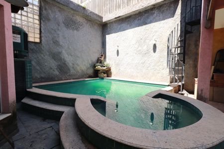 Casa à venda com 283m², 4 quartos e 2 vagasÁrea comum - Piscina