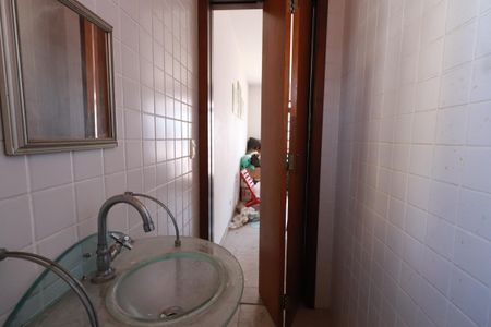 Casa à venda com 283m², 4 quartos e 2 vagasLavabo 1