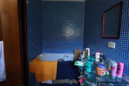 Casa à venda com 283m², 4 quartos e 2 vagasBanheiro da Suíte 4