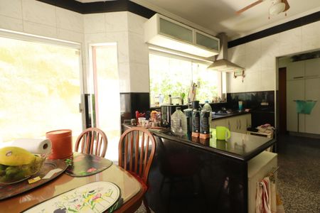 Casa à venda com 283m², 4 quartos e 2 vagasCopa