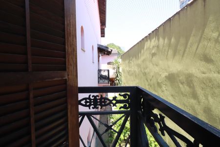 Casa à venda com 283m², 4 quartos e 2 vagasSacada Suíte 4