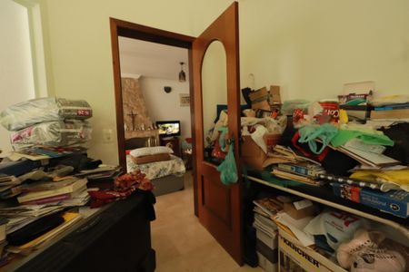 Casa à venda com 283m², 4 quartos e 2 vagasEscritório