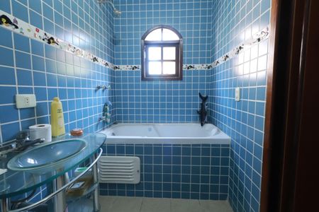 Casa à venda com 283m², 4 quartos e 2 vagasBanheiro da Suíte 2