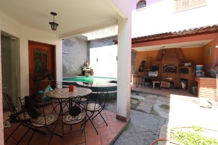 Casa à venda com 283m², 4 quartos e 2 vagasQuintal