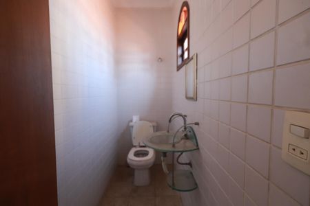 Casa à venda com 283m², 4 quartos e 2 vagasLavabo 1