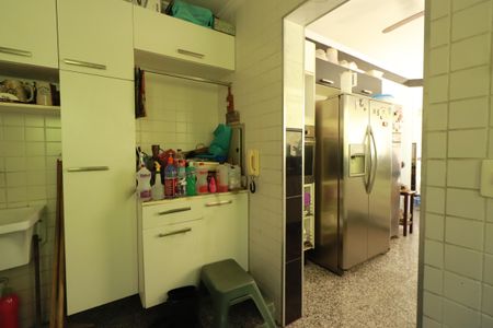 Casa à venda com 283m², 4 quartos e 2 vagasDespensa