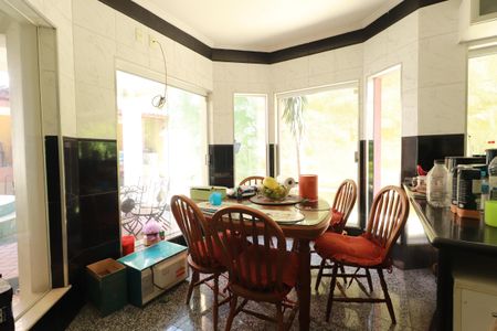 Casa à venda com 283m², 4 quartos e 2 vagasCopa