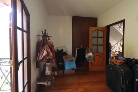 Casa à venda com 283m², 4 quartos e 2 vagasSuíte 2