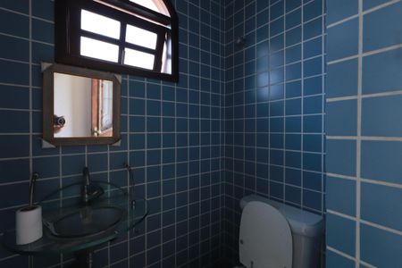 Casa à venda com 283m², 4 quartos e 2 vagasBanheiro de serviço