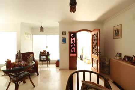 Casa à venda com 283m², 4 quartos e 2 vagasSala