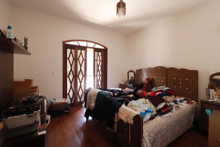 Casa à venda com 283m², 4 quartos e 2 vagasSuíte 3