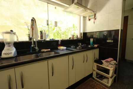 Casa à venda com 283m², 4 quartos e 2 vagasCozinha