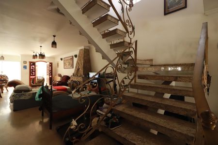 Casa à venda com 283m², 4 quartos e 2 vagasSala