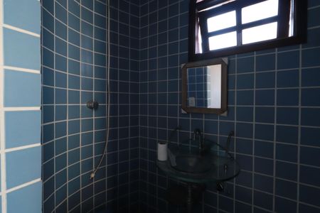 Casa à venda com 283m², 4 quartos e 2 vagasBanheiro de serviço