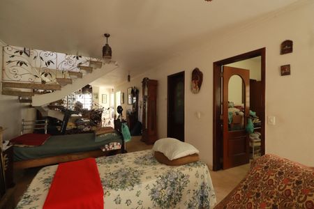 Casa à venda com 283m², 4 quartos e 2 vagasSala