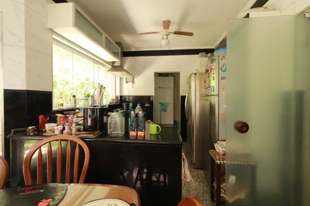 Casa à venda com 283m², 4 quartos e 2 vagasCopa