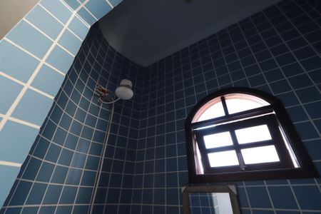 Casa à venda com 283m², 4 quartos e 2 vagasBanheiro de serviço