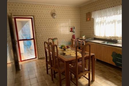 Casa à venda com 210m², 3 quartos e 3 vagas