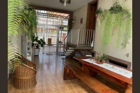 Casa à venda com 210m², 3 quartos e 3 vagas