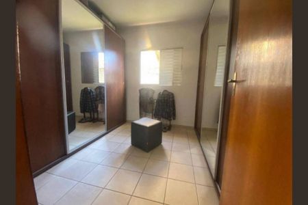 Casa à venda com 159m², 3 quartos e 2 vagas