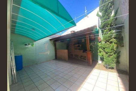 Casa à venda com 159m², 3 quartos e 2 vagas