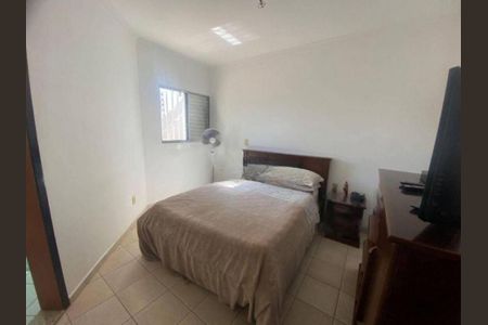 Casa à venda com 159m², 3 quartos e 2 vagas