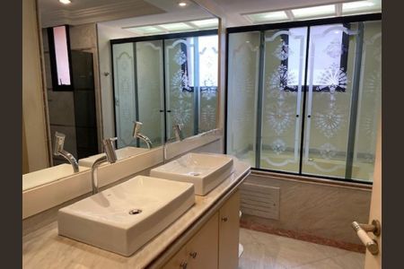 Apartamento à venda com 236m², 4 quartos e 4 vagas