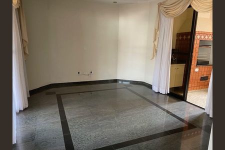 Apartamento à venda com 236m², 4 quartos e 4 vagas